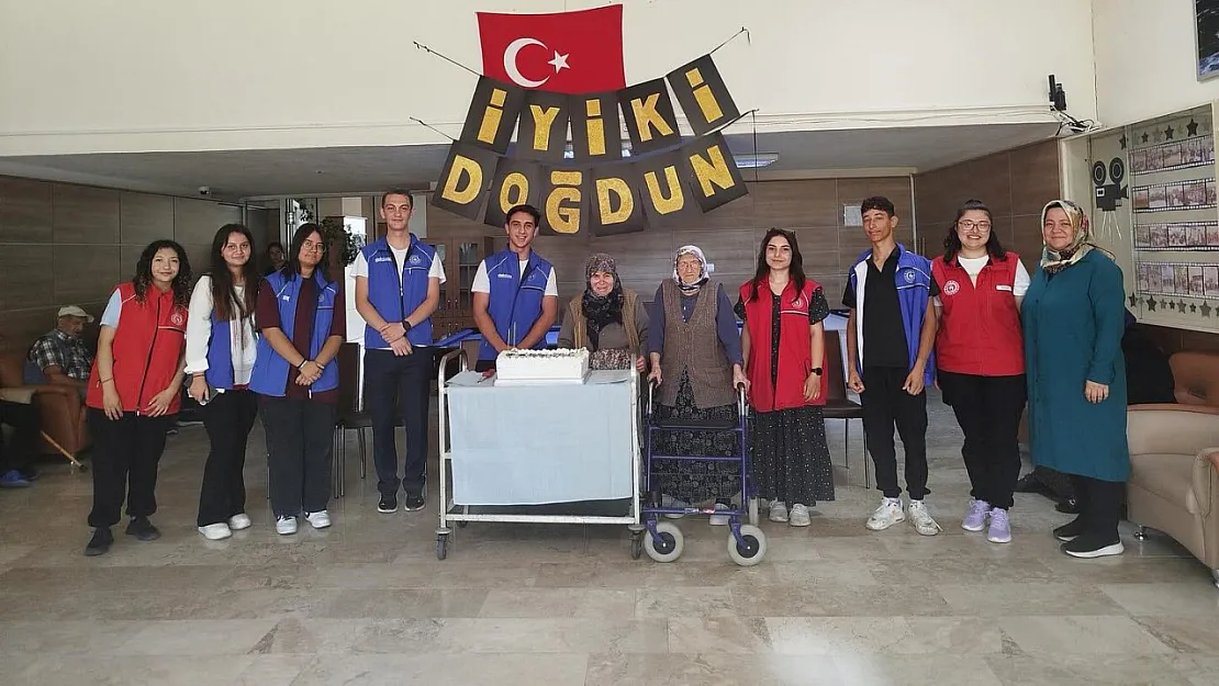 Huzurevinde Nesiller Arası Gönül Köprüsü