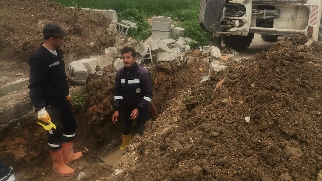 İl Özel İdaresi'ne bağlı ekipler deprem bölgesindeki çalışmaları sürüyor