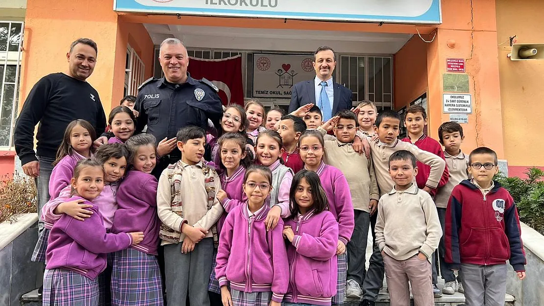 İlçe emniyet müdürü öğrencilere polislik mesleğini anlattı