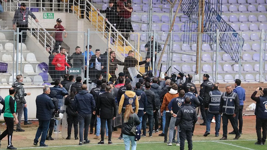 İnegöl taraftarı stada zarar verdi