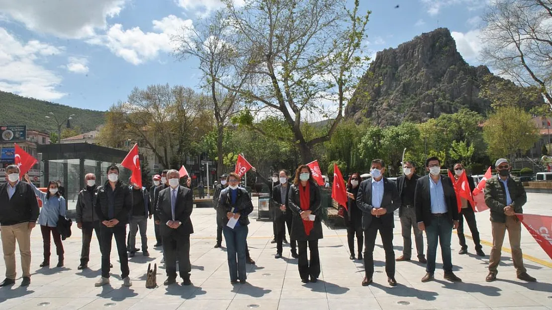 'İnsanları evde tutabilmek için iş kaygısı kaldırılmalı'