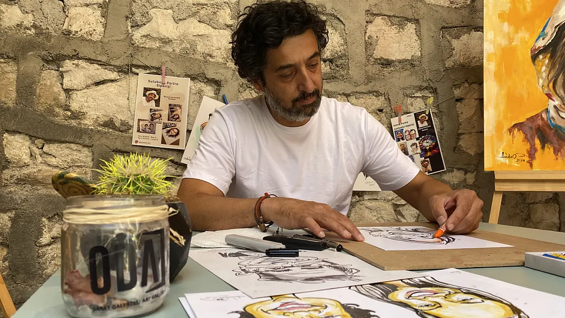 İşitme Engelli Sanatçı Duygularını Resimlerle İfade Ediyor