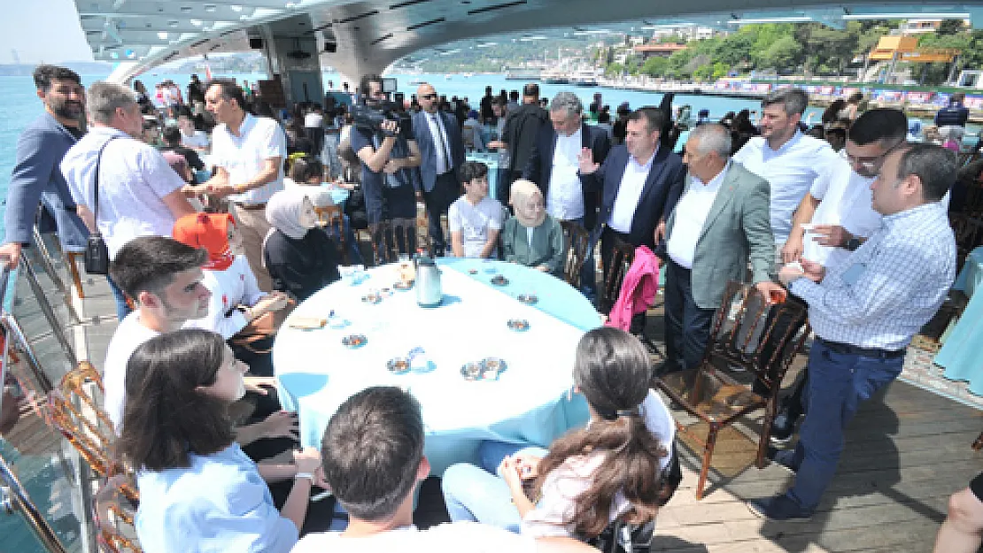 İstanbul AFSİAD Afyonlular'ı  Boğaz turunda biraraya getirdi