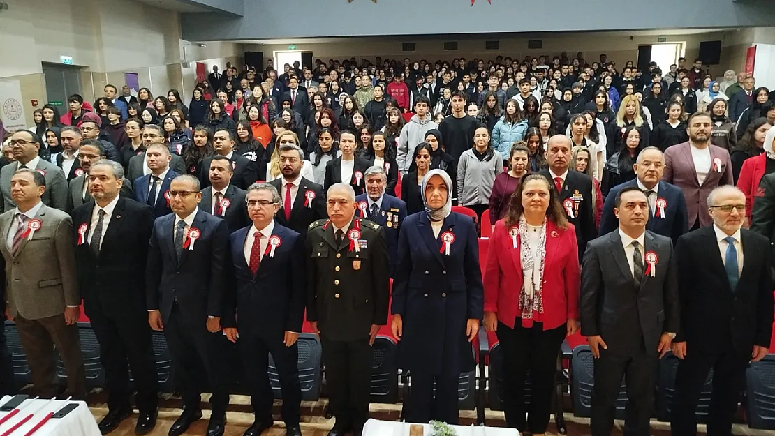 İstiklal Marşı Töreni'nde Net Mesaj: Ecdadımızı Utandırmamalıyız