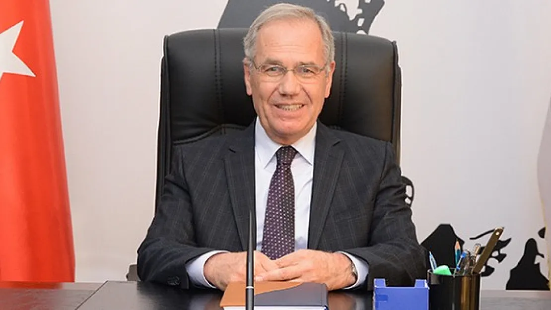'İstiklal Marşımızın her kelimesinde büyük dersler var'