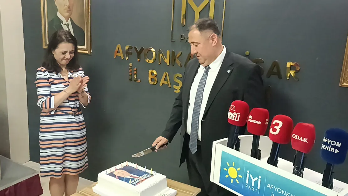 İYİ Parti'de Sürpriz Parti