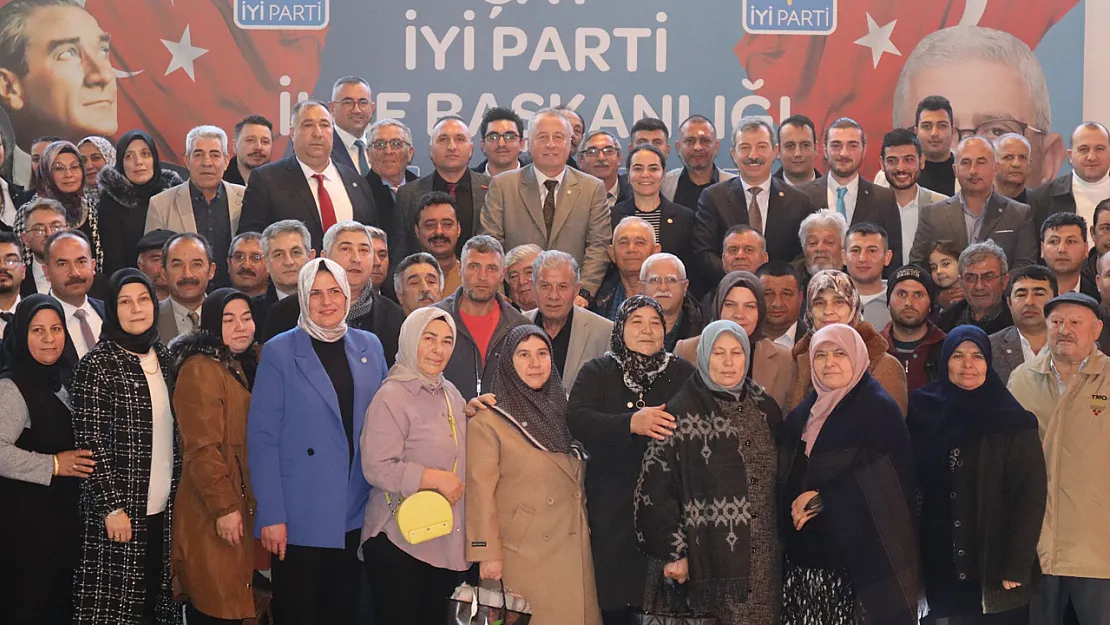 İYİ Parti'den Gövde Gösterisi