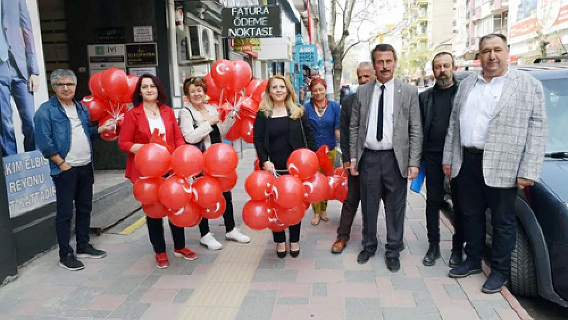 İYİ parti teşkilatları 23 Nisan’ı kutladı