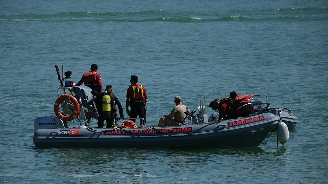 İzmir'de düşen helikopter pilotunun Eskişehirli olduğu tespit edildi