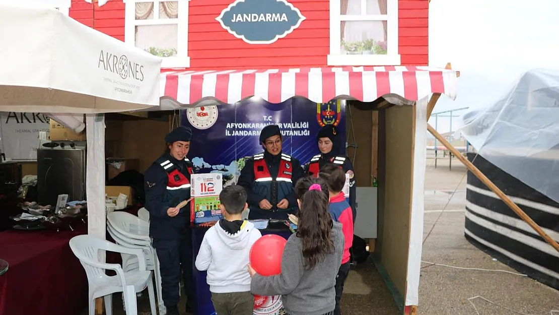 Jandarma açtığı stant ile KADES'i tanıttı