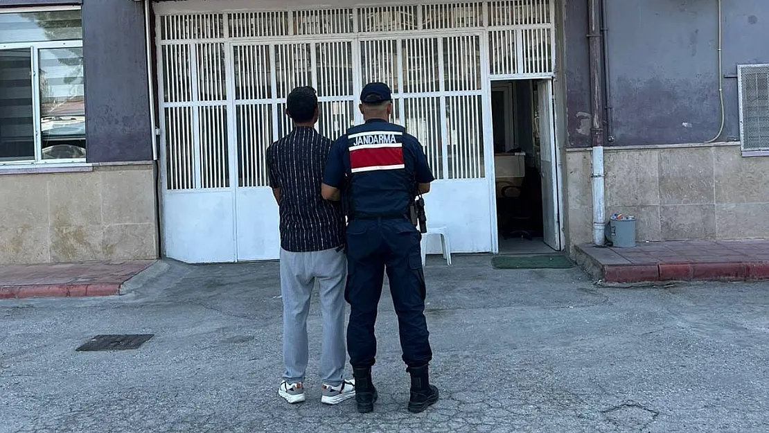 Jandarma, Araması Olan Şahsı Sülümenli'de Yakaladı
