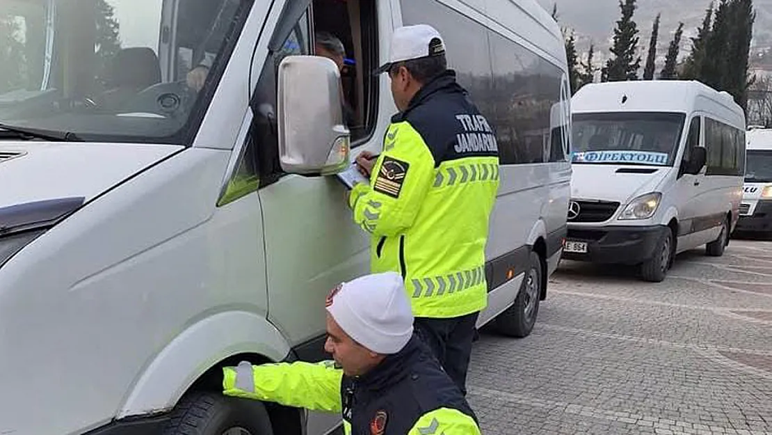 Jandarma Okulların Çevresinde Adeta Kuş Uçurtmuyor