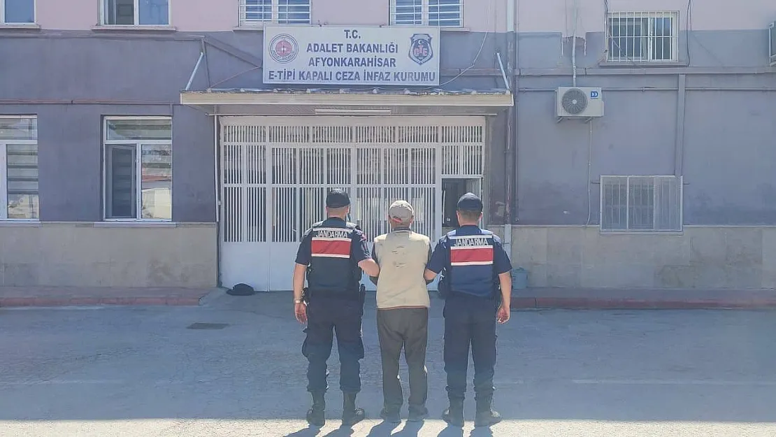 Jandarma Suçluları Yakaladı, Cezaevine Teslim Etti