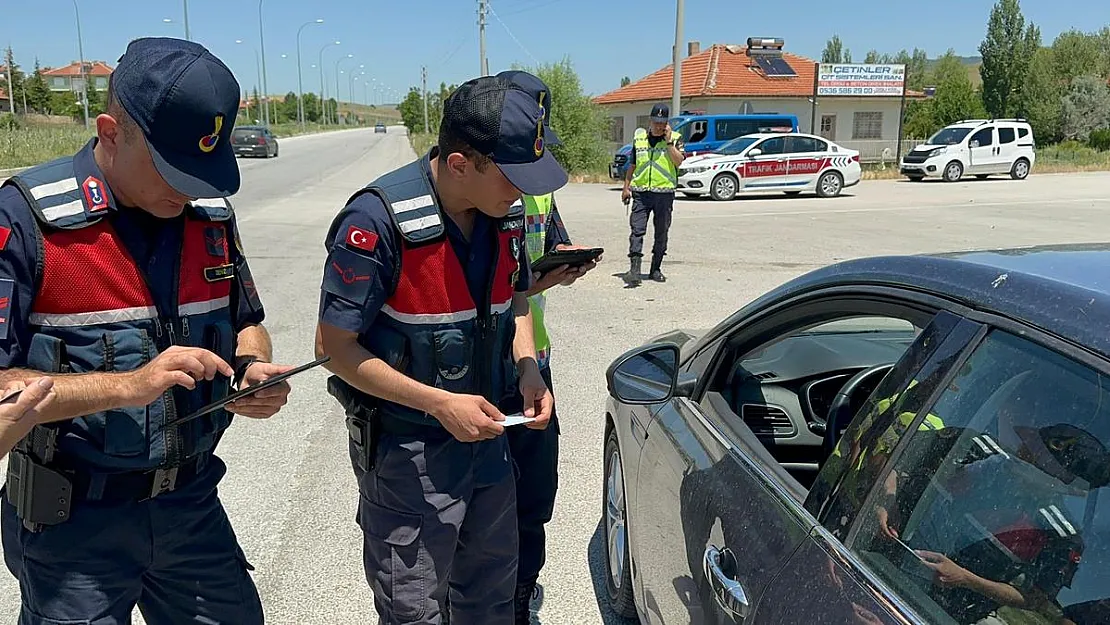 Jandarmadan helikopter destekli trafik denetimi