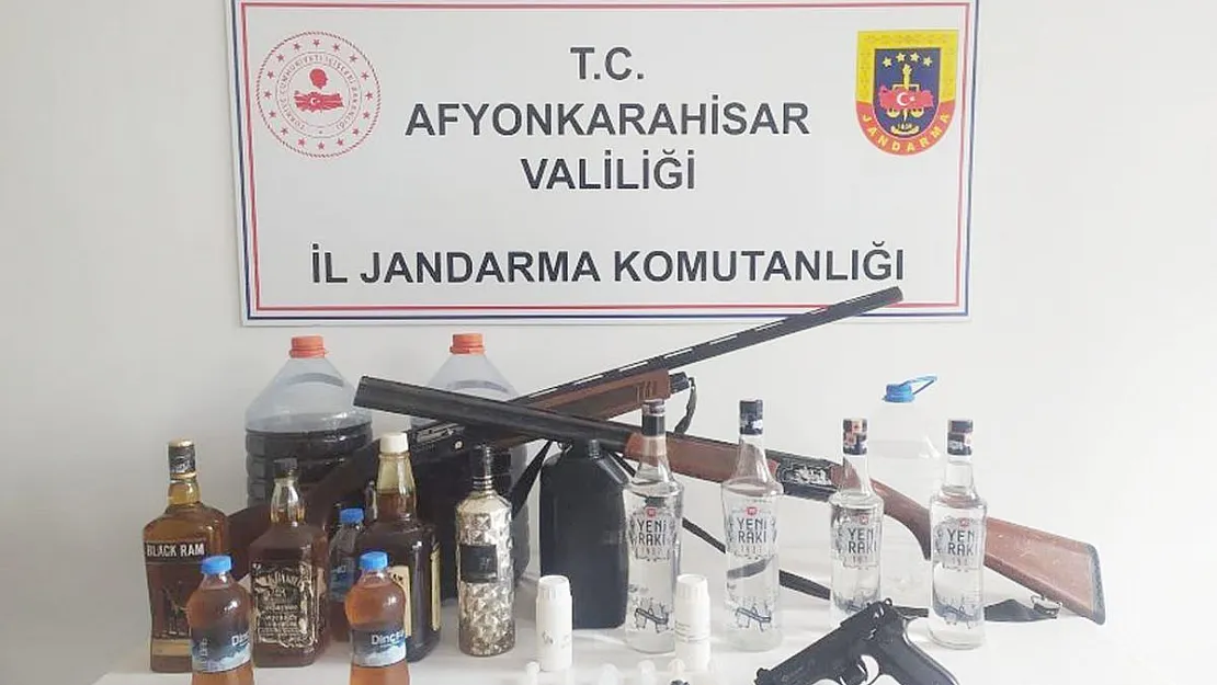 Kaçak alkol operasyonunda 4 gözaltı