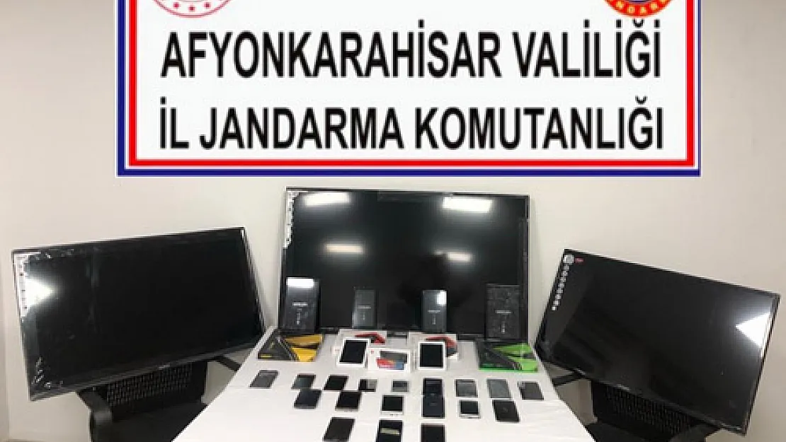 Kaçak televizyon ve telefonlar yakalandı