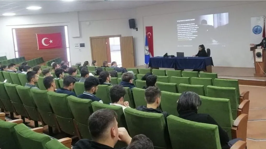 Kadın, genç ve muhtarlara yönelik uyuşturucu ile mücadele semineri