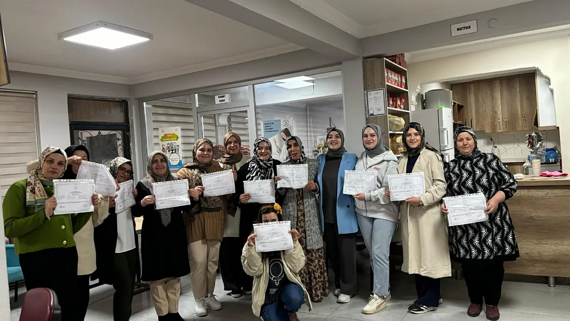 Kadınlara Mantar Yetiştiriciliği Kurusu Verildi