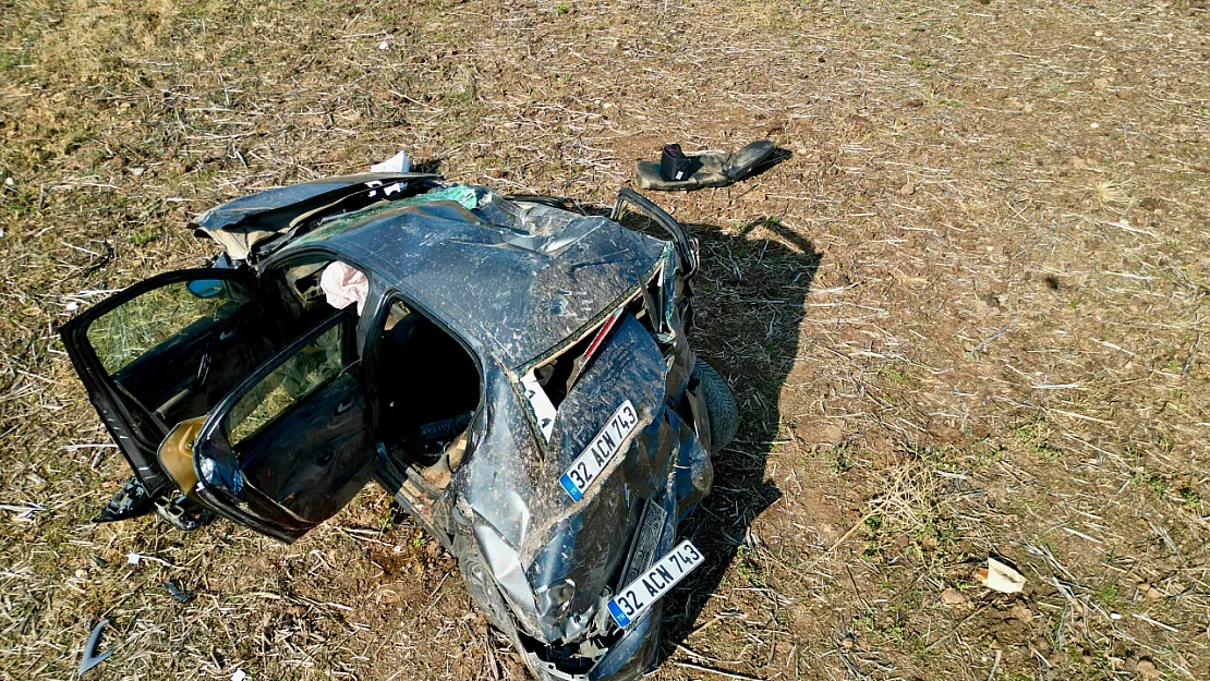 Kağıt Gibi Ezilen Otomobilden Şans Eseri Yaralı Çıktı