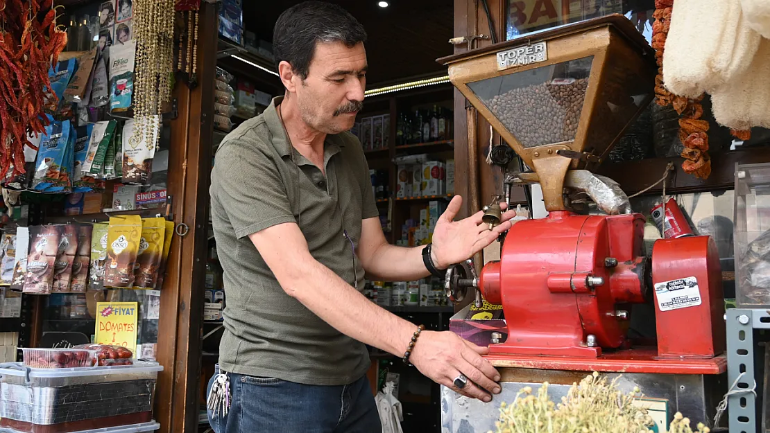 Kahvecilerin Yarım Asırlık 'Koyun Çanı' Geleneği