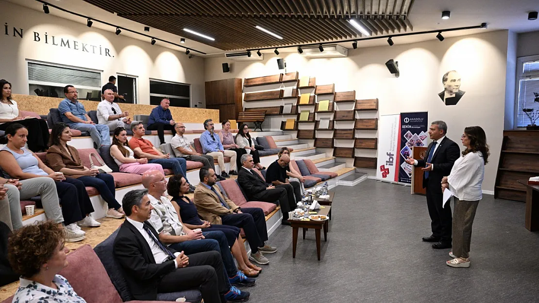 'Kalite Komisyonunun Yıl Sonu Toplantısı' Rektör Adıgüzel'in Katılımıyla Gerçekleştirildi