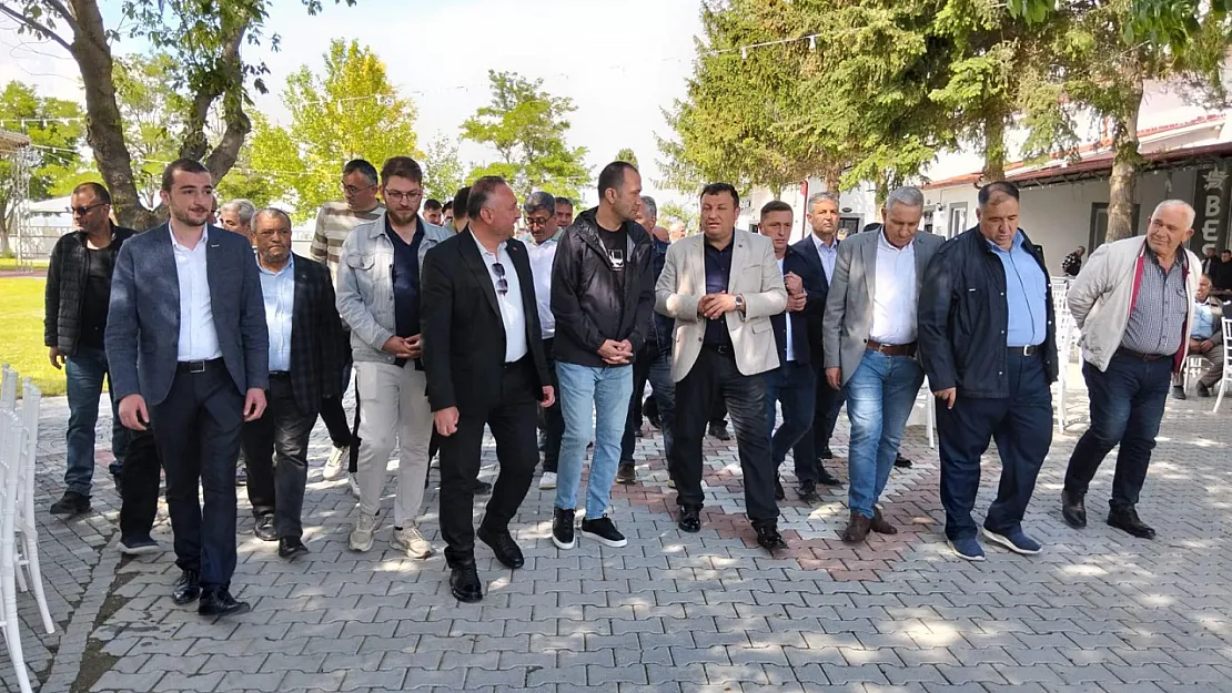 Karacaören Belediyesinde Emeklilere Veda Yemeği Verildi