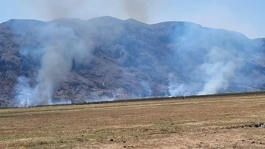 Karamık Gölü'nde Alevler Yükseldi