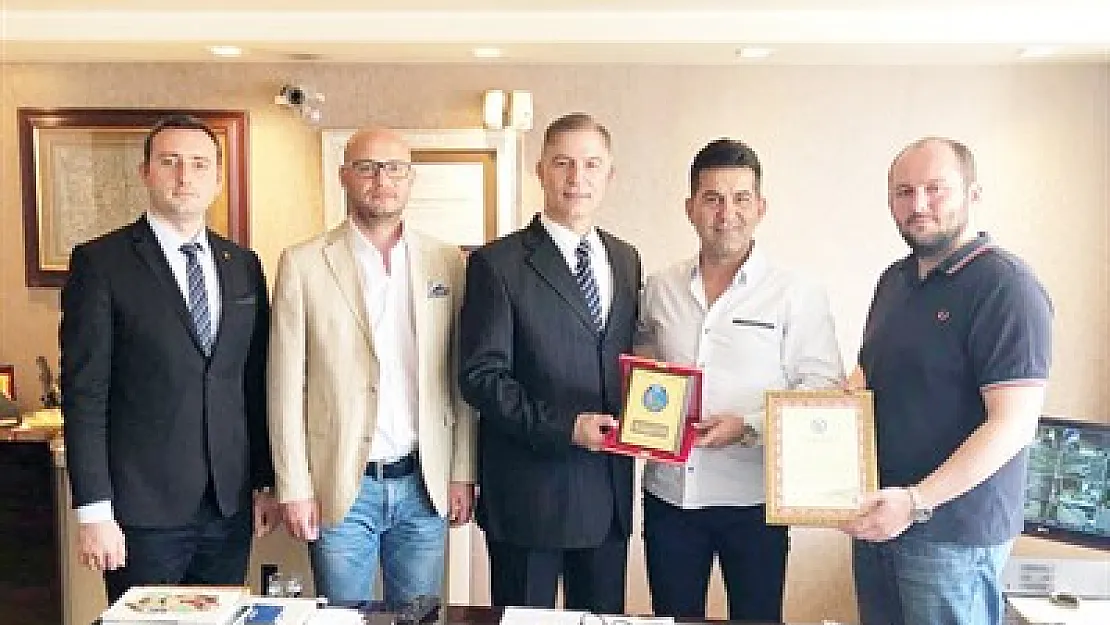Keçilere teşekkür plaketi – Kocatepe Gazetesi