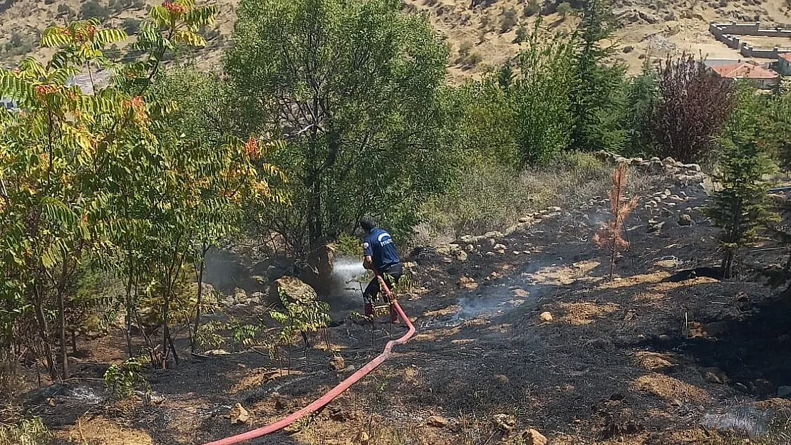 Keltepe'deki Yangına Müdahale Ediliyor