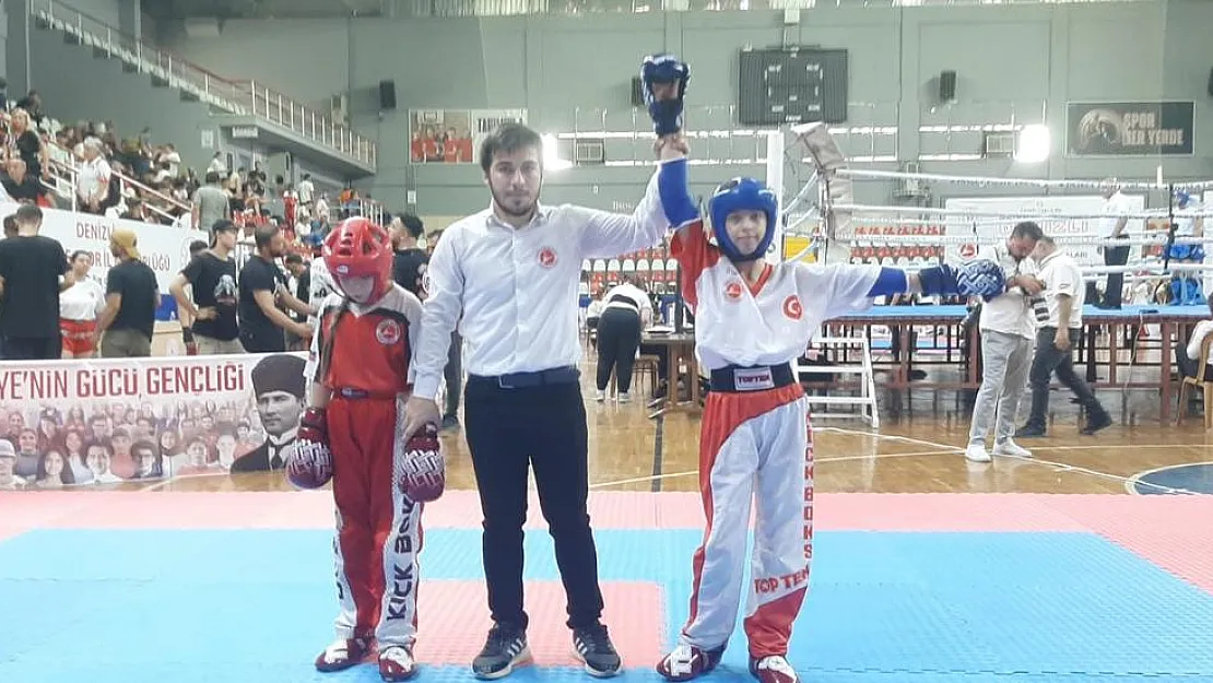 Kickboks Takımı Denizli’de Yapılan Turnuvadan Madalyalarla Döndü