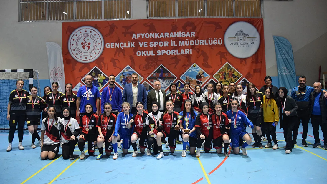 Kızlarda İpi Spor Lisesi Göğüsledi