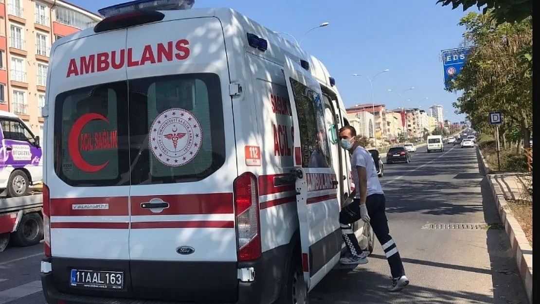 Kontrolden Çıkan Motosiklet Devrilirken, Sürücüsü Yaralandı