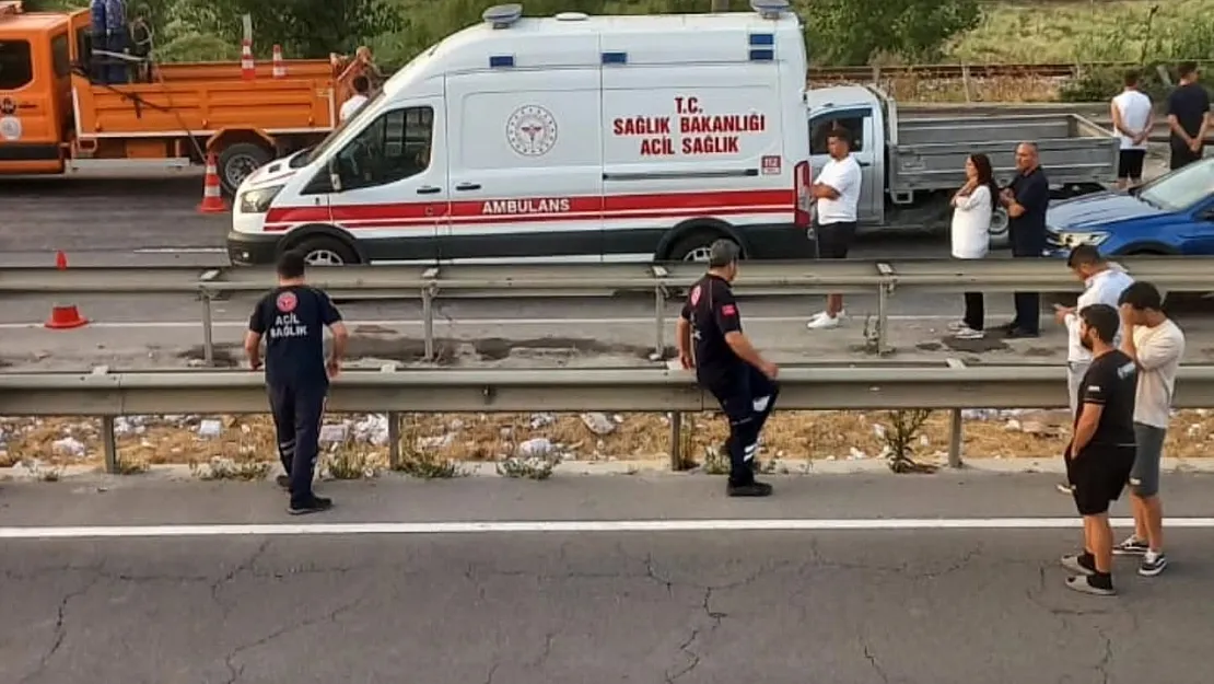 Kontrolden Çıkan Tır Devrildi: 1 Yaralı