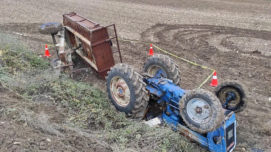 Kontrolden Çıkan Traktör Devrildi: 1 Ölü, 1 Yaralı