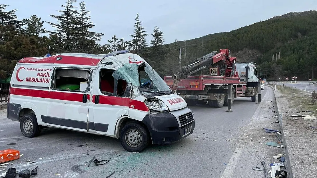 Köroğlu Beli’nde ambulans devrildi