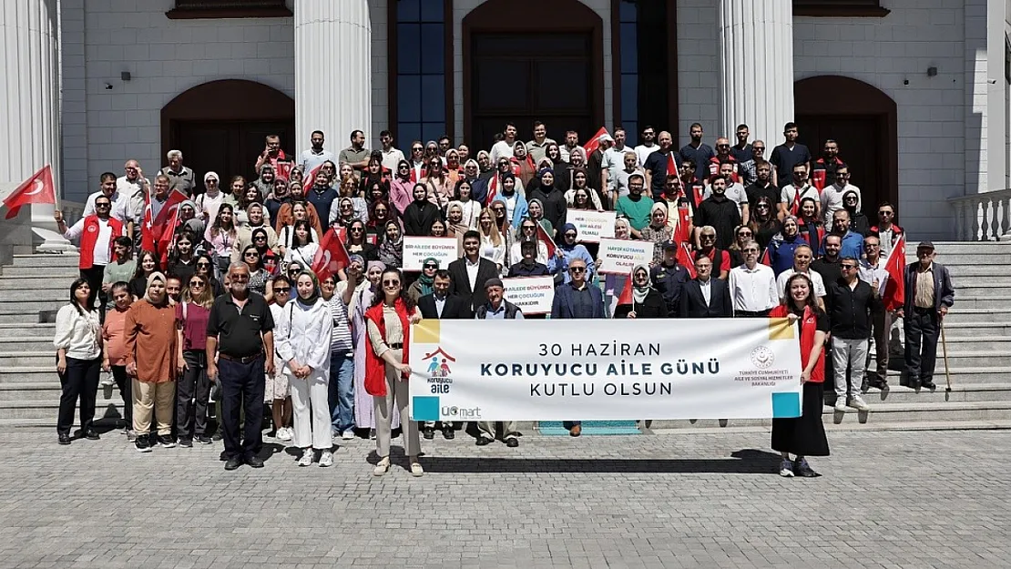 'Koruyucu Aile Yürüyüşü'ne Yoğun Katılım