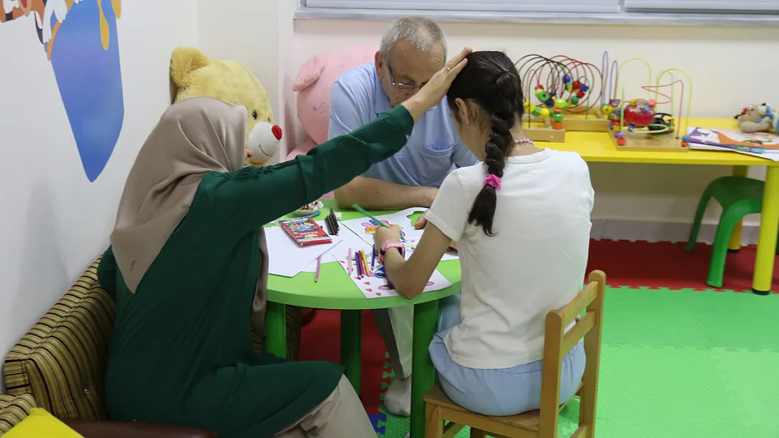 Koruyucu Ailesi Oldukları Çocuk Sonradan 'Özel' Olduğu Anlaşıldı, 'Asla Geri Vermeyiz' Dediler