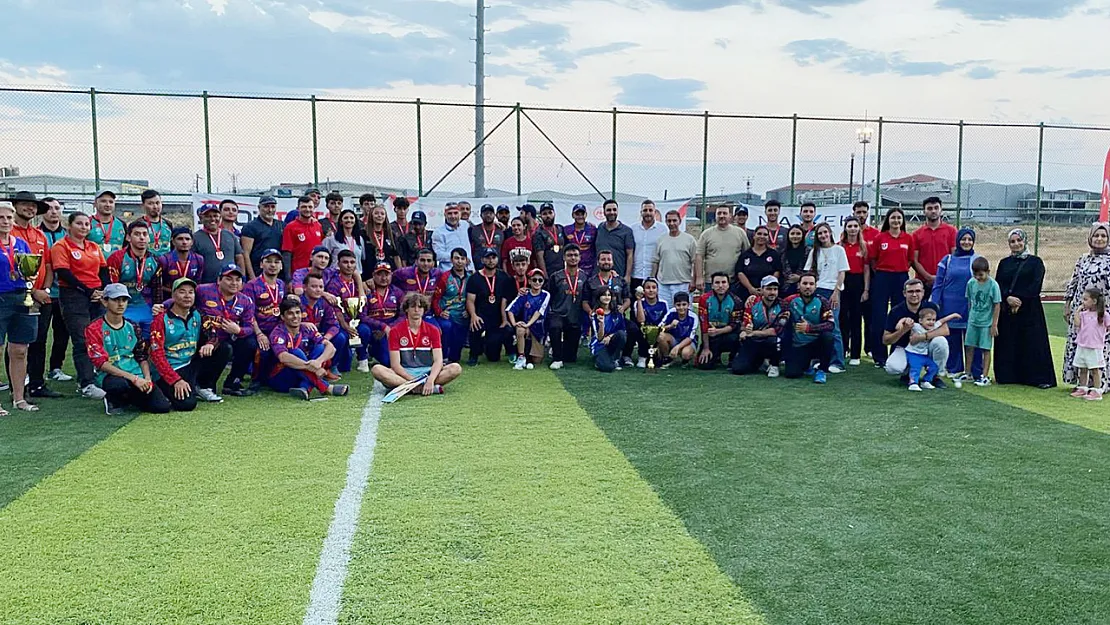 Kriket'in Şampiyonu Afyon Spor Lisesi