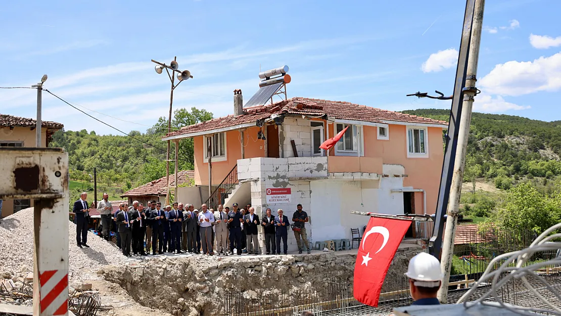Kükürt Köyü Camii Temel Atma Töreni Dualar Eşliğinde Gerçekleşti