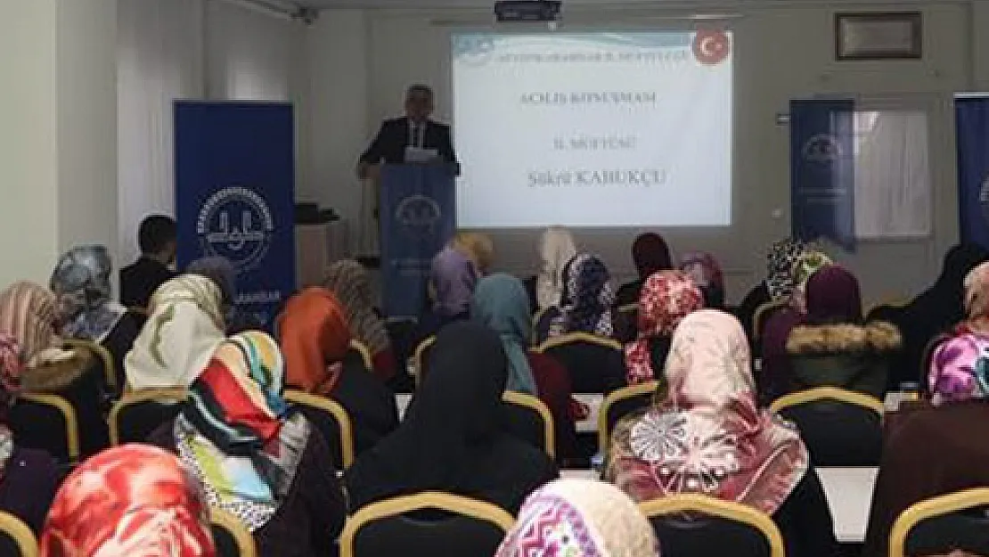 Kur’an Kursu öğreticilerine seminer verildi