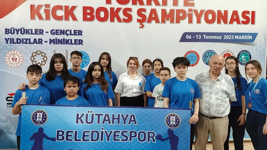 Kütahya Belediyespor Kick Boks takımından Türkiye derecesi