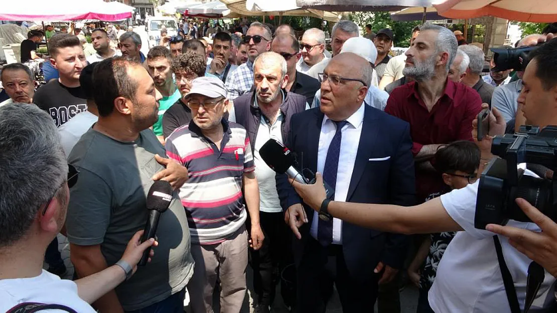 Kütahya'da Çarşamba Pazarı'nın Kapatılmak İstenmesi Tepkiye Sebep Oldu