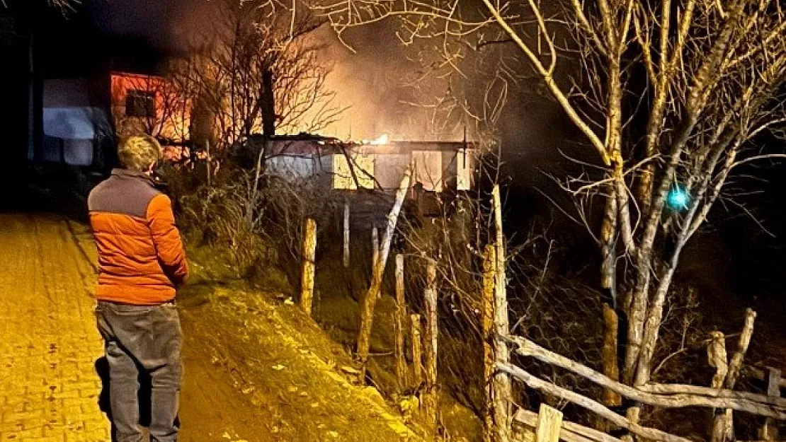 Kütahya'da Kıbrıs Gazisi, Evindeki Yangında Hayatını Kaybetti