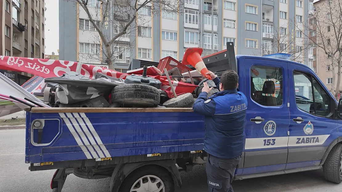 Kütahya'da Zabıta Kaldırım İşgaline Geçit Vermedi!