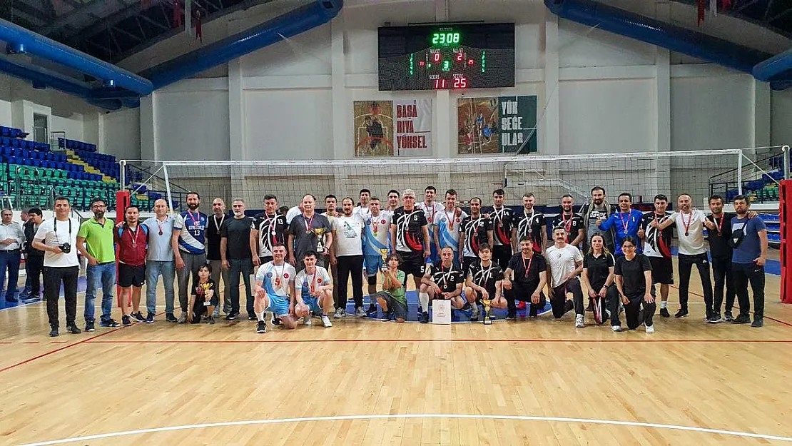 Kütahya’da kurumlar arası voleybol turnuvası