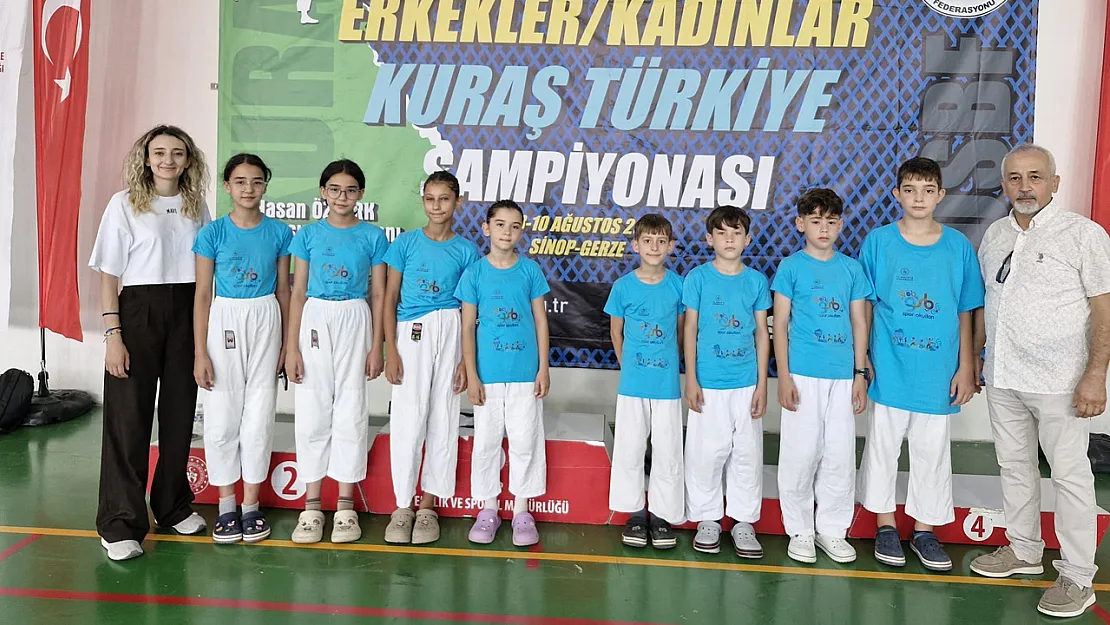Kütahyalı Minik Kuraşçılardan Gururlandıran Başarı