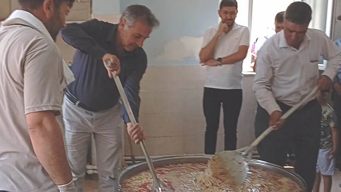 Kutluhallar Köyünde 15 Yıldan Beri Aşure Geleneği Sürdürülüyor