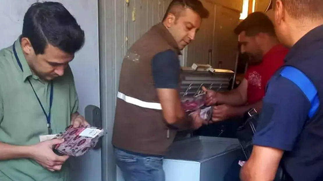 Listeye Yeni Firmalar Eklendi. Yoğurttan 'Jelatin', Köfteden 'Deri', içecekten 'İlaç' Çıktı