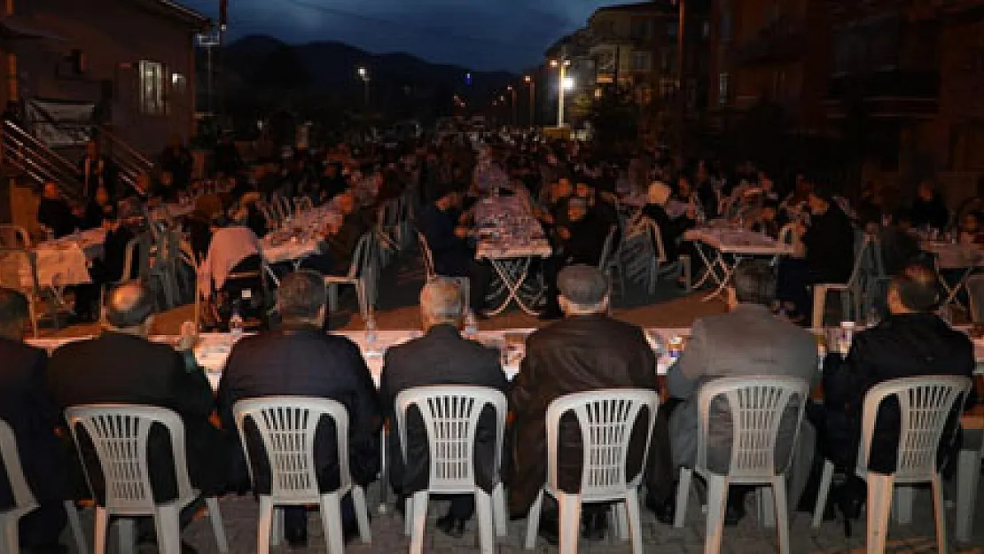 Mahalle iftarları devam ediyor