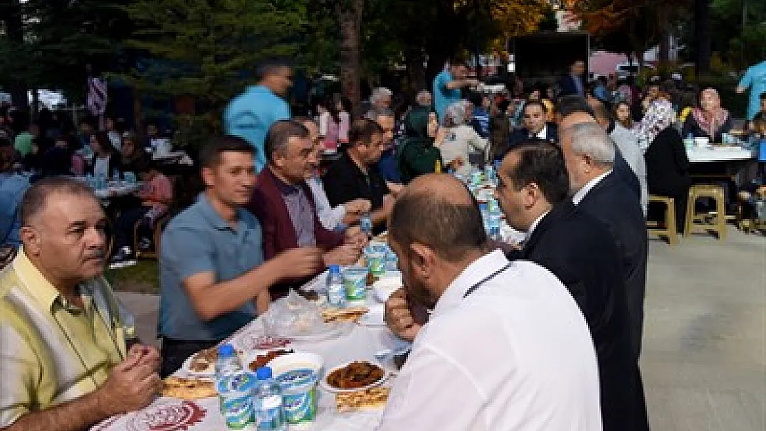 Mahalle iftarları ilgi görüyor – Kocatepe Gazetesi